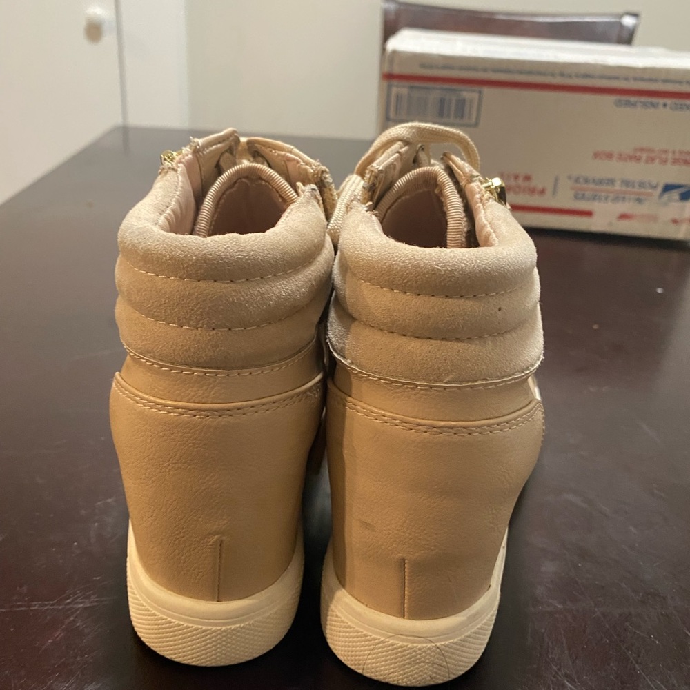 Shoes - Picture 3 of 6